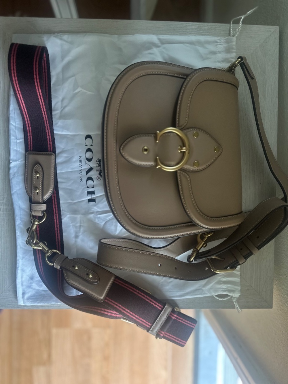 COACH Glovetanned Leather Beat Saddle Bag with Webbing (comes with two straps) - Picture 4 of 14